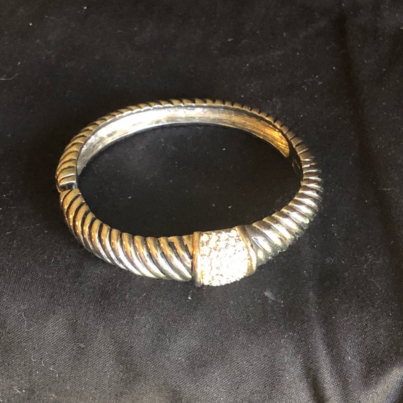 Rhinestone pave & coiled pewter vintage bracelet - Picture 7 of 8